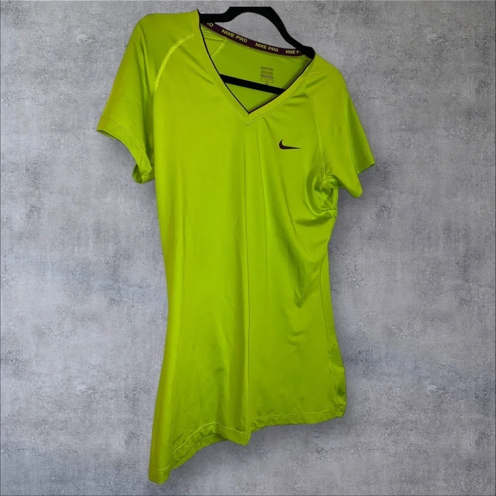 Nike Pro Green Short‎ Sleeve Tee